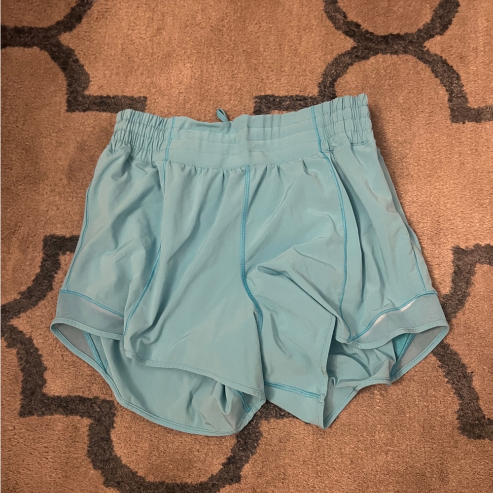 Lululemon 4inch HIGH RISE Hotty Hot Short
